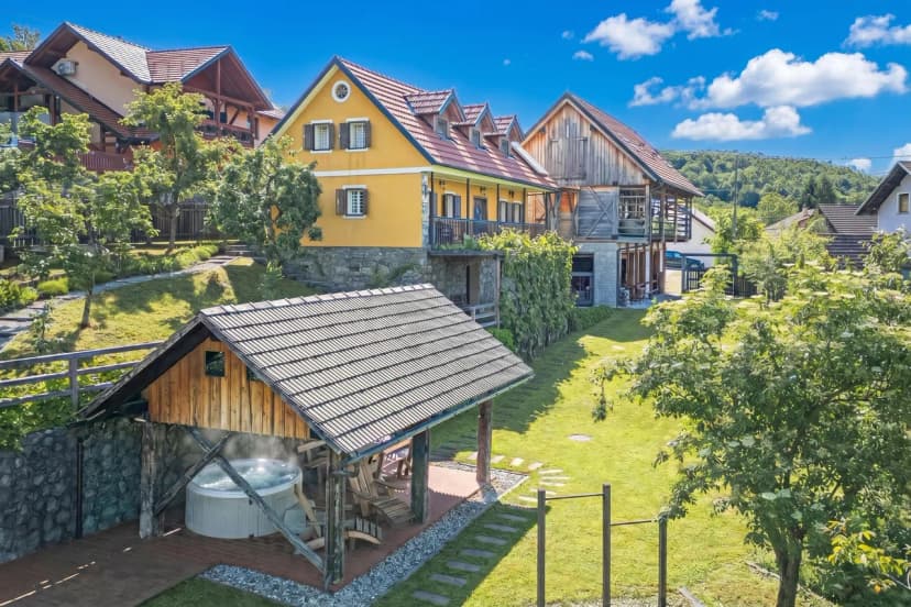 Traditional House Kal Garden & Jacuzzi