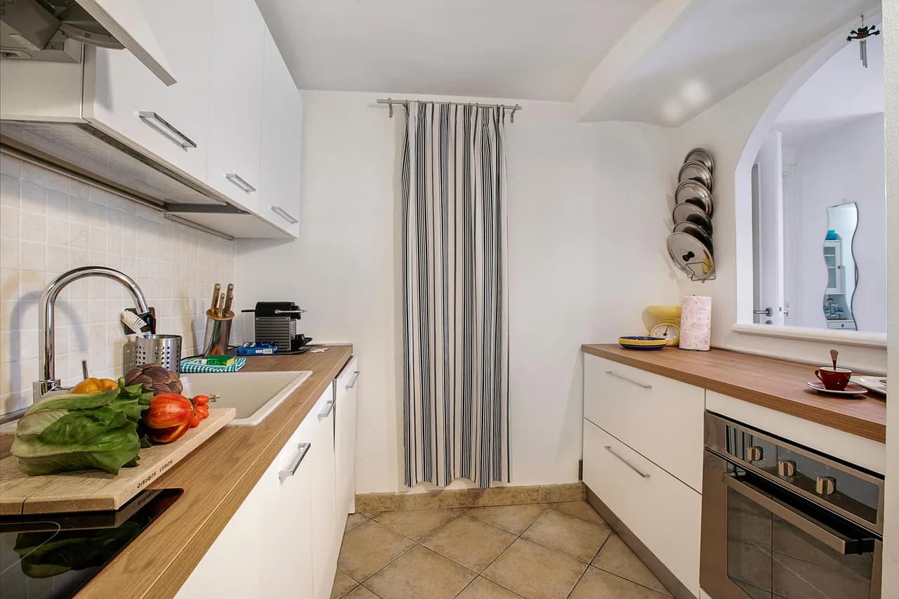 Sea Breeze Garavan Apt Villa New York photo 4