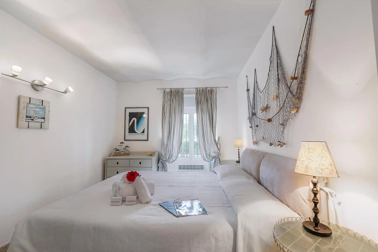 Sea Breeze Garavan Apt Villa New York photo 5