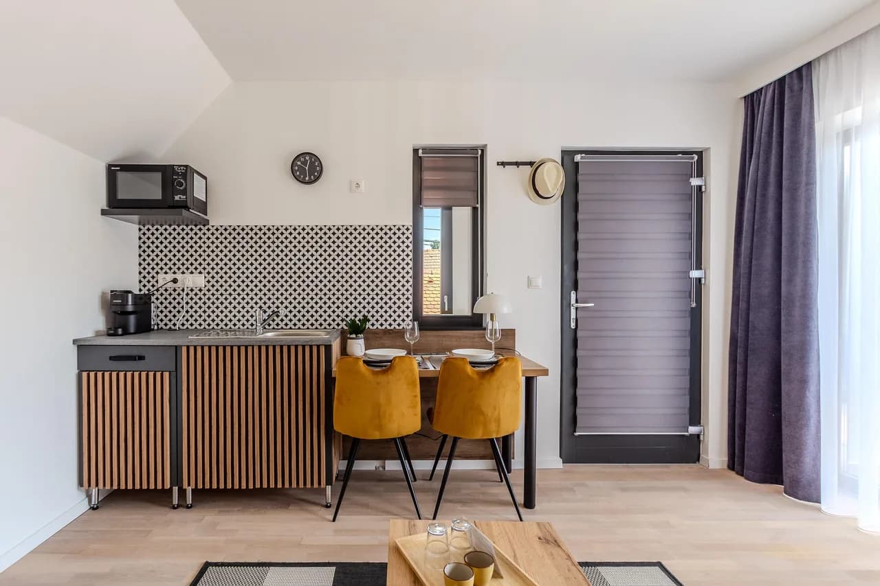 Vinyl Record Apartment in Révfülöp, Balaton, Hungary photo 4