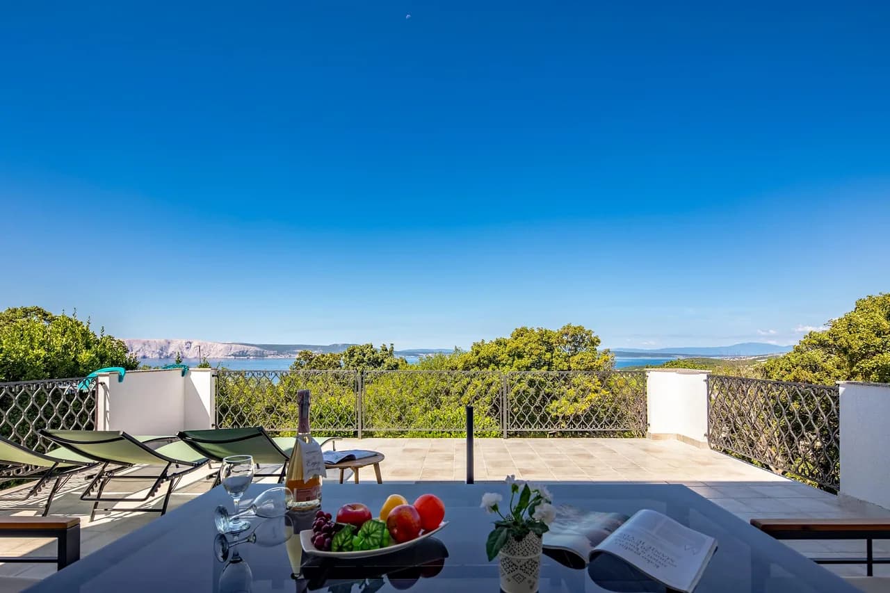 Hidden Pool House With Sea View photo 3