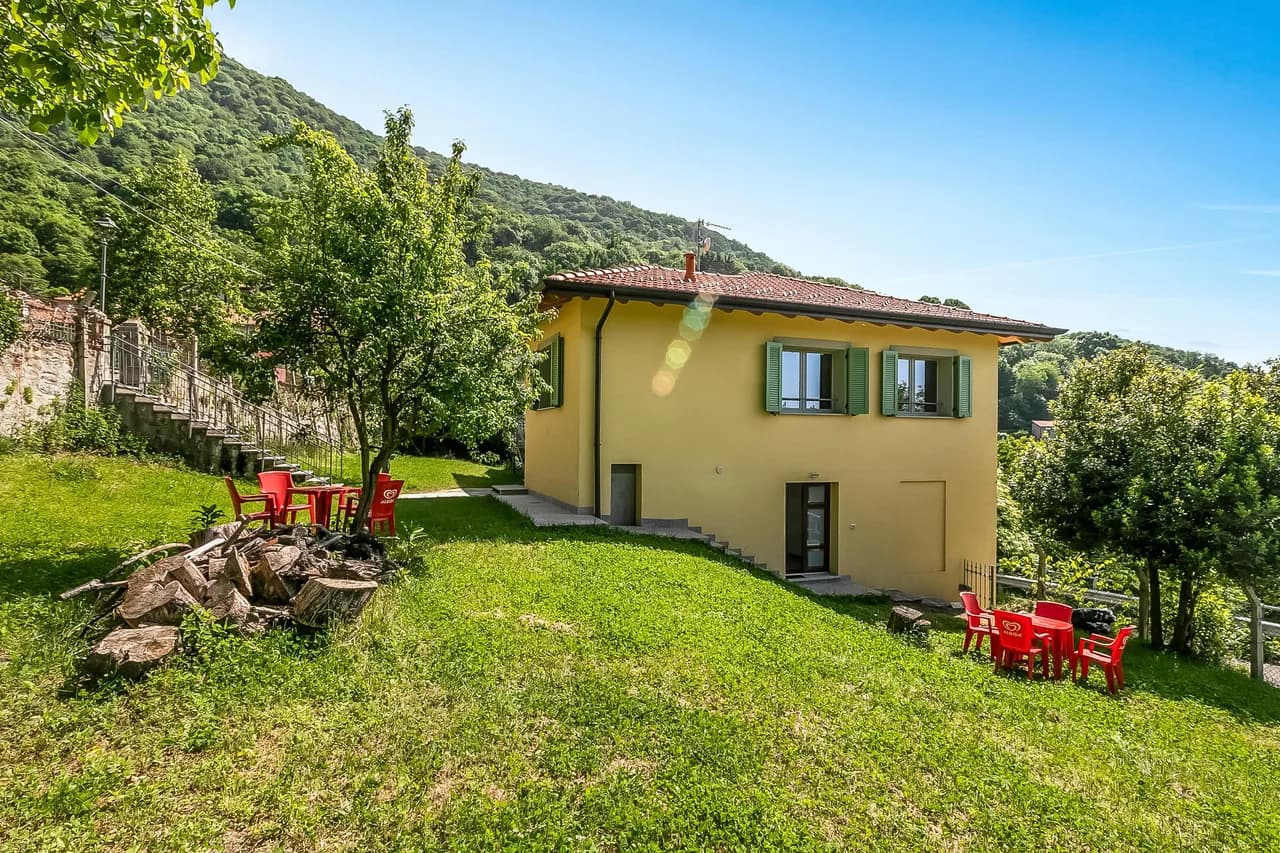 Valley-View Villa with Private Garden in Casalzuigno photo 2
