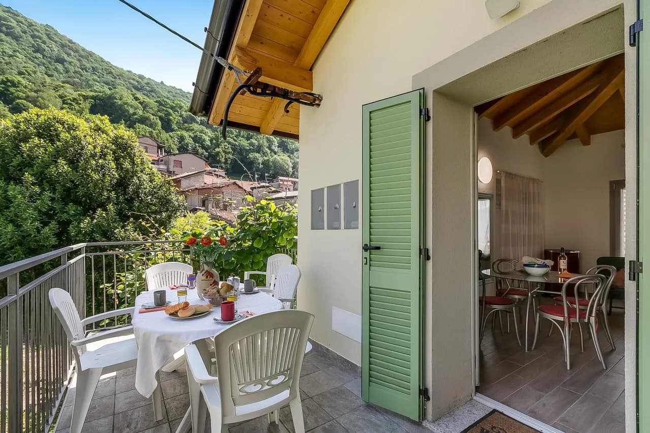 Valley-View Villa with Private Garden in Casalzuigno photo 4