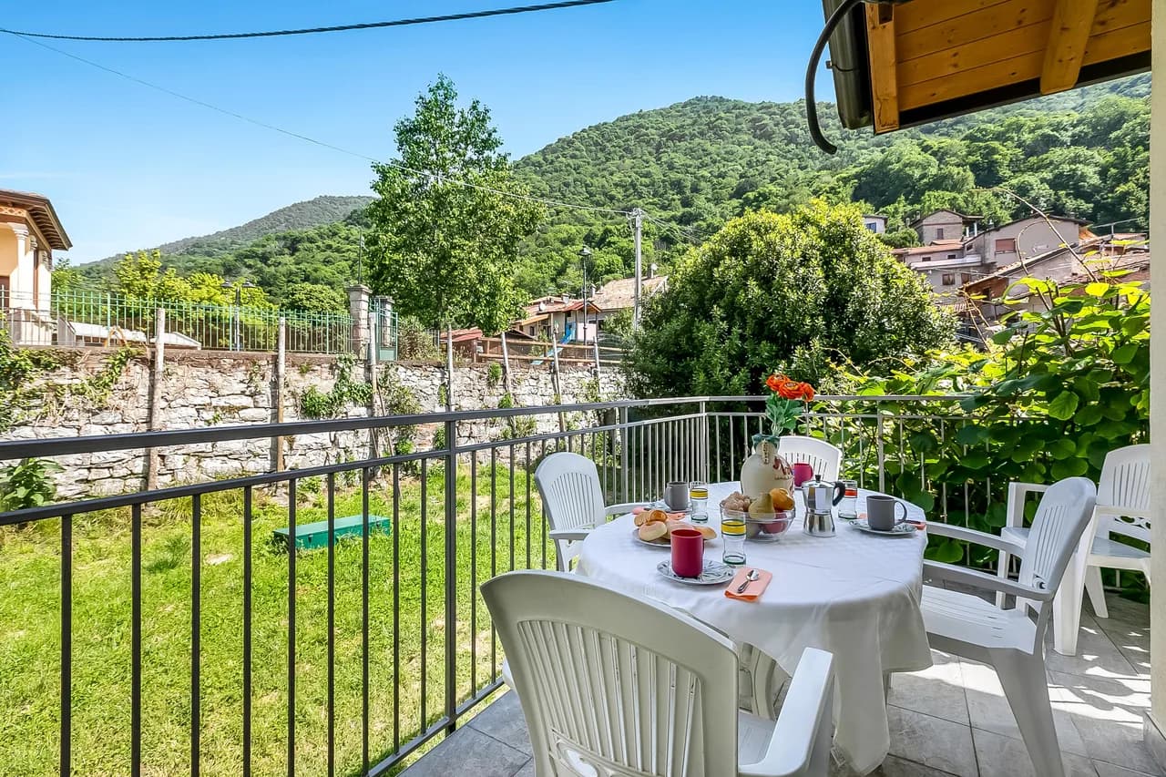 Valley-View Villa with Private Garden in Casalzuigno photo 5