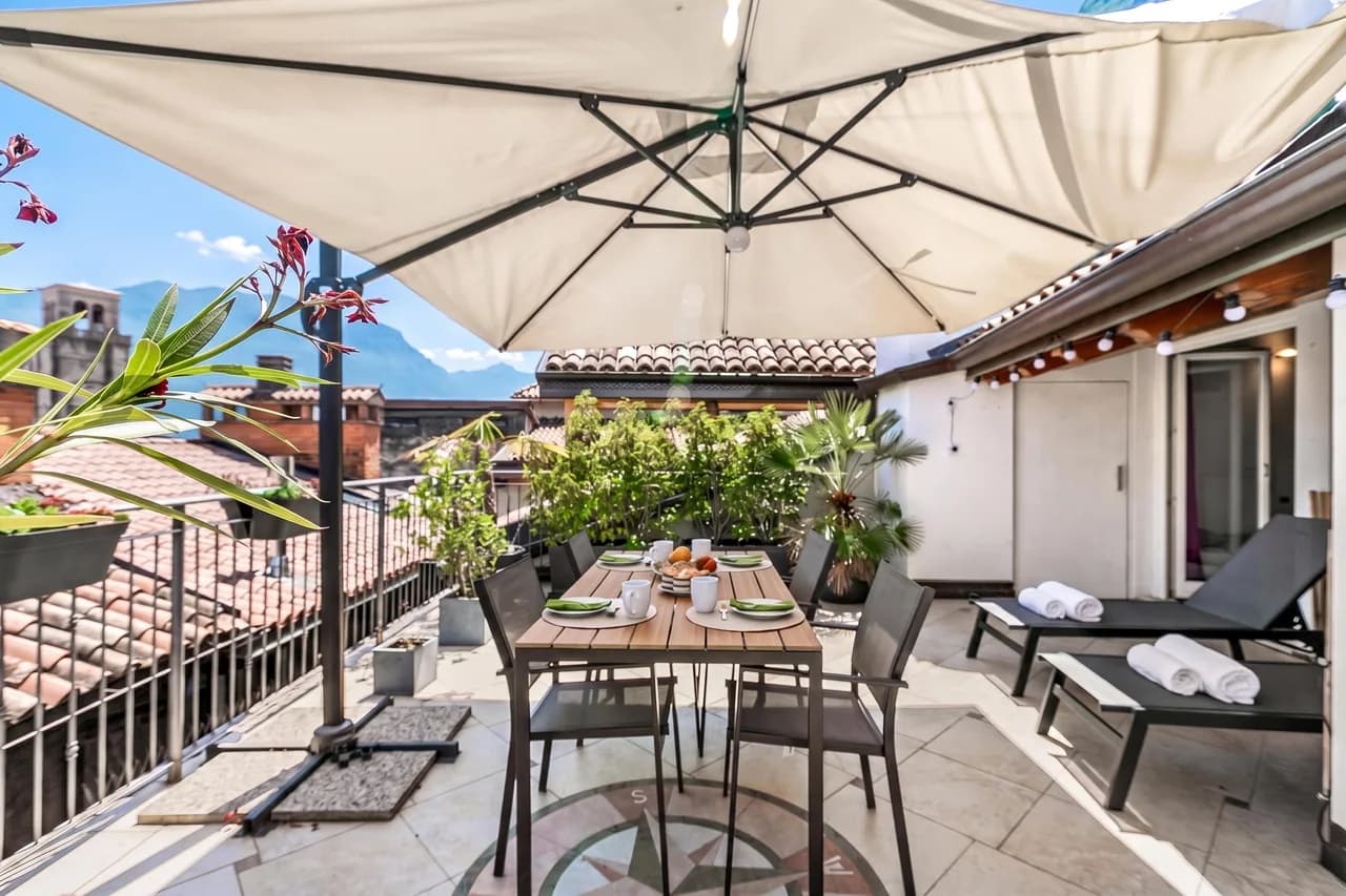 Riva's Rooftop Retreat