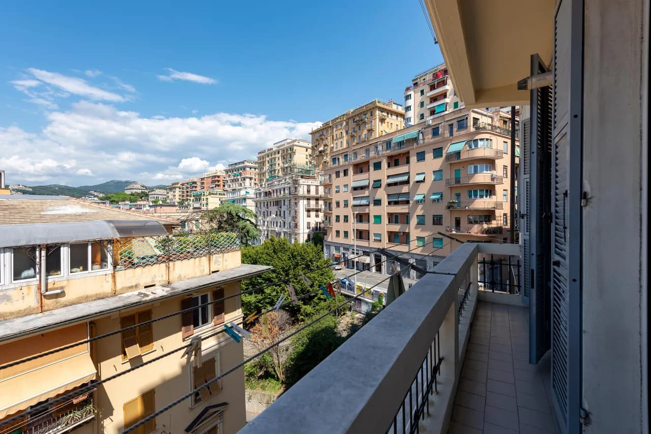 Lovely Apartment with Balcony Via Nizza photo 4