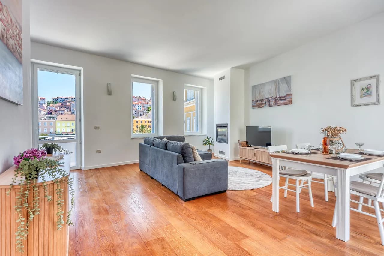 The Perfect View Penthouse Design Apt. photo 3