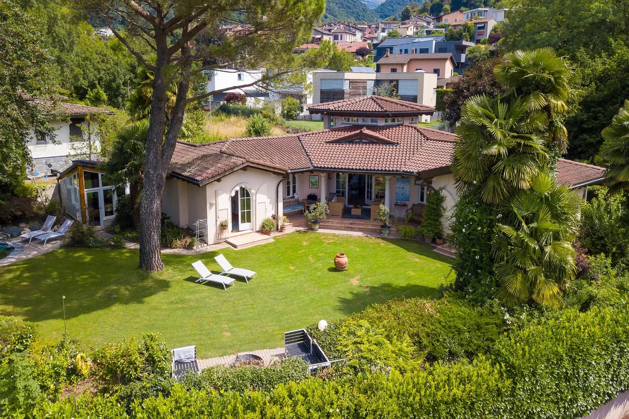 Tranquil Garden Villa in Ticino