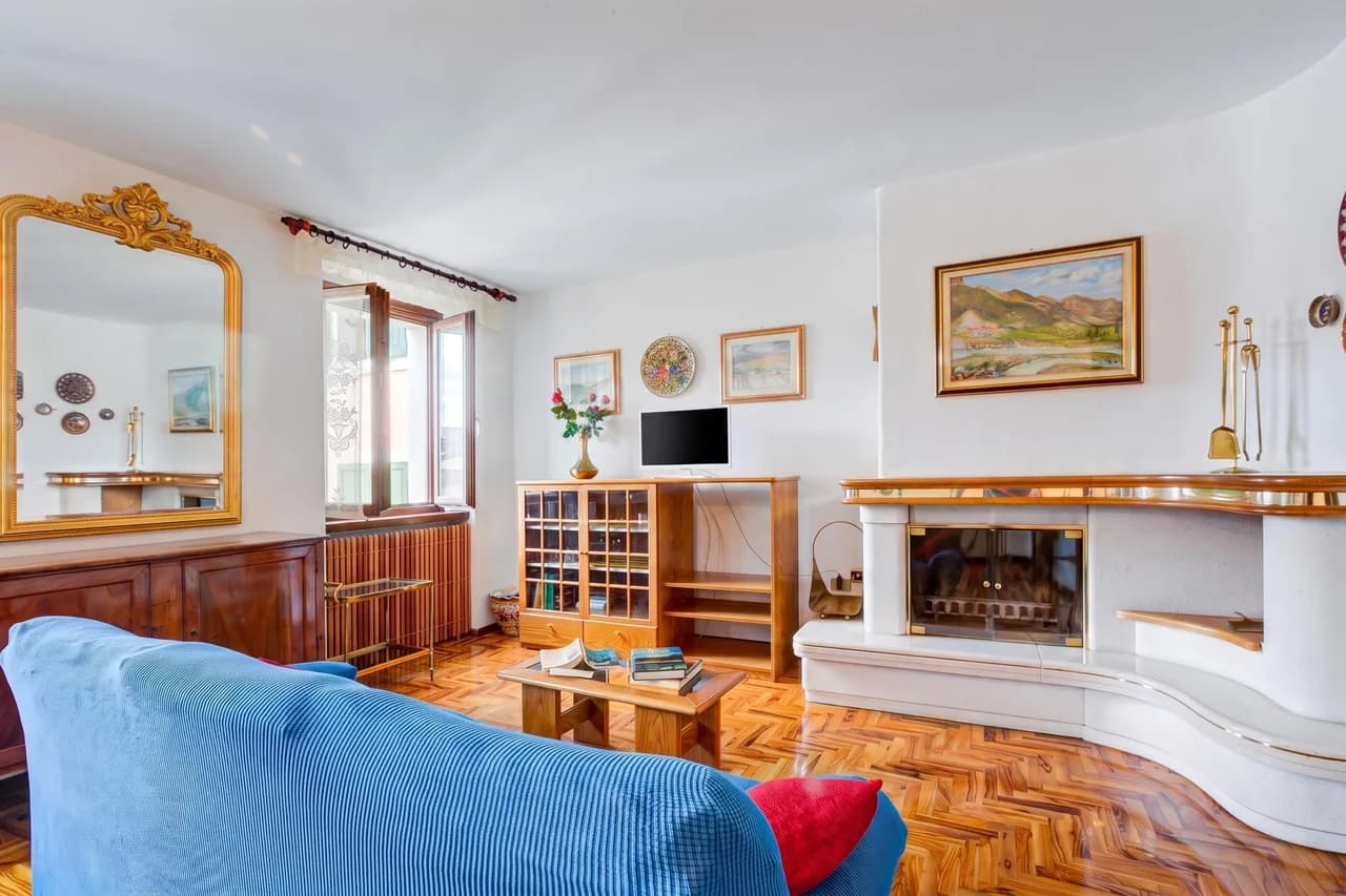 Lake Garda Home - 3BR with Balcony Views photo 2