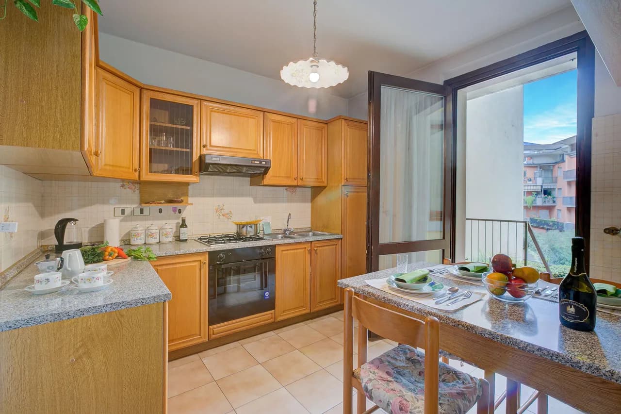 Lake Garda Home - 3BR with Balcony Views photo 4