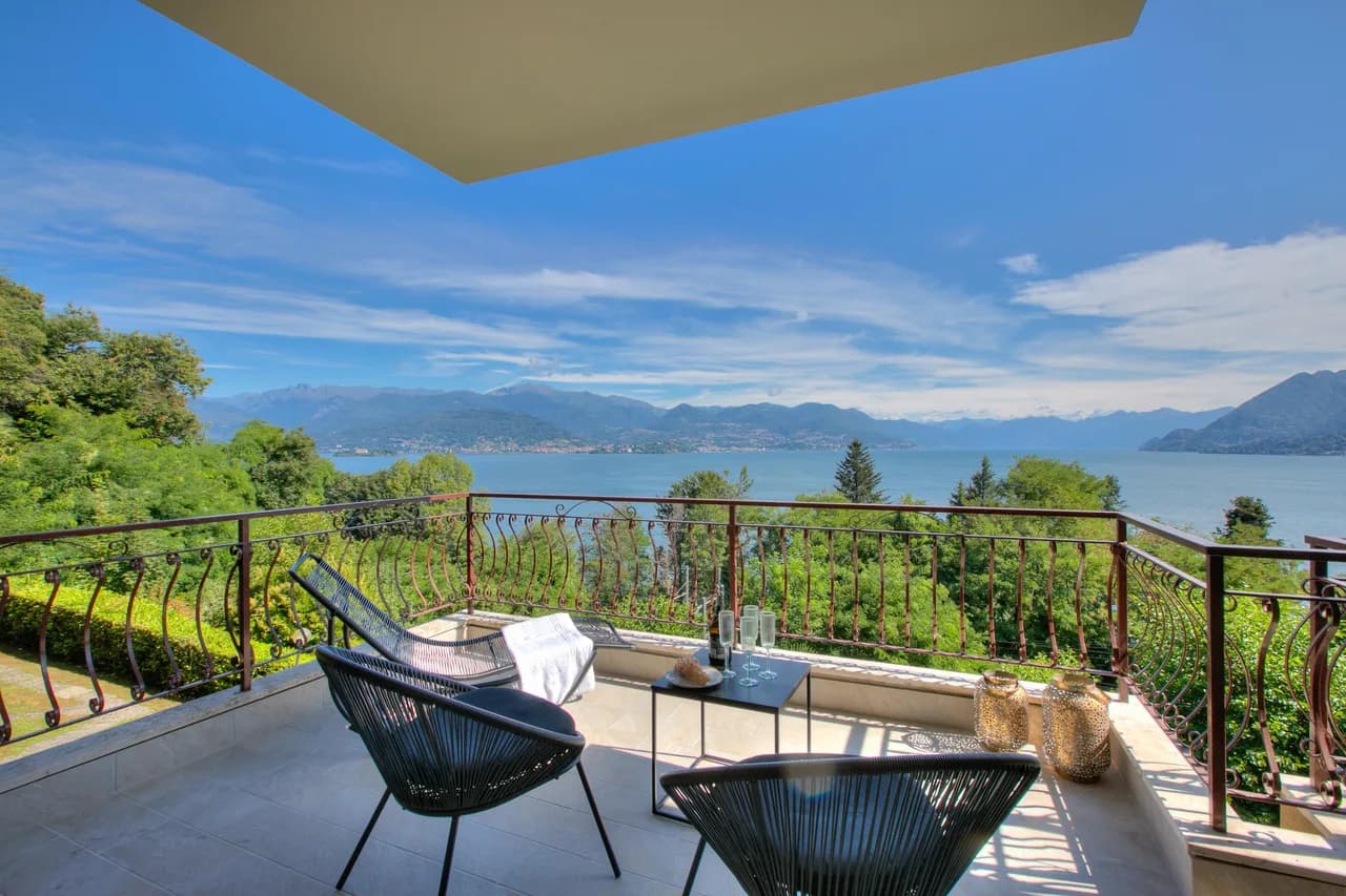 Lake View Apartment in Piedmont