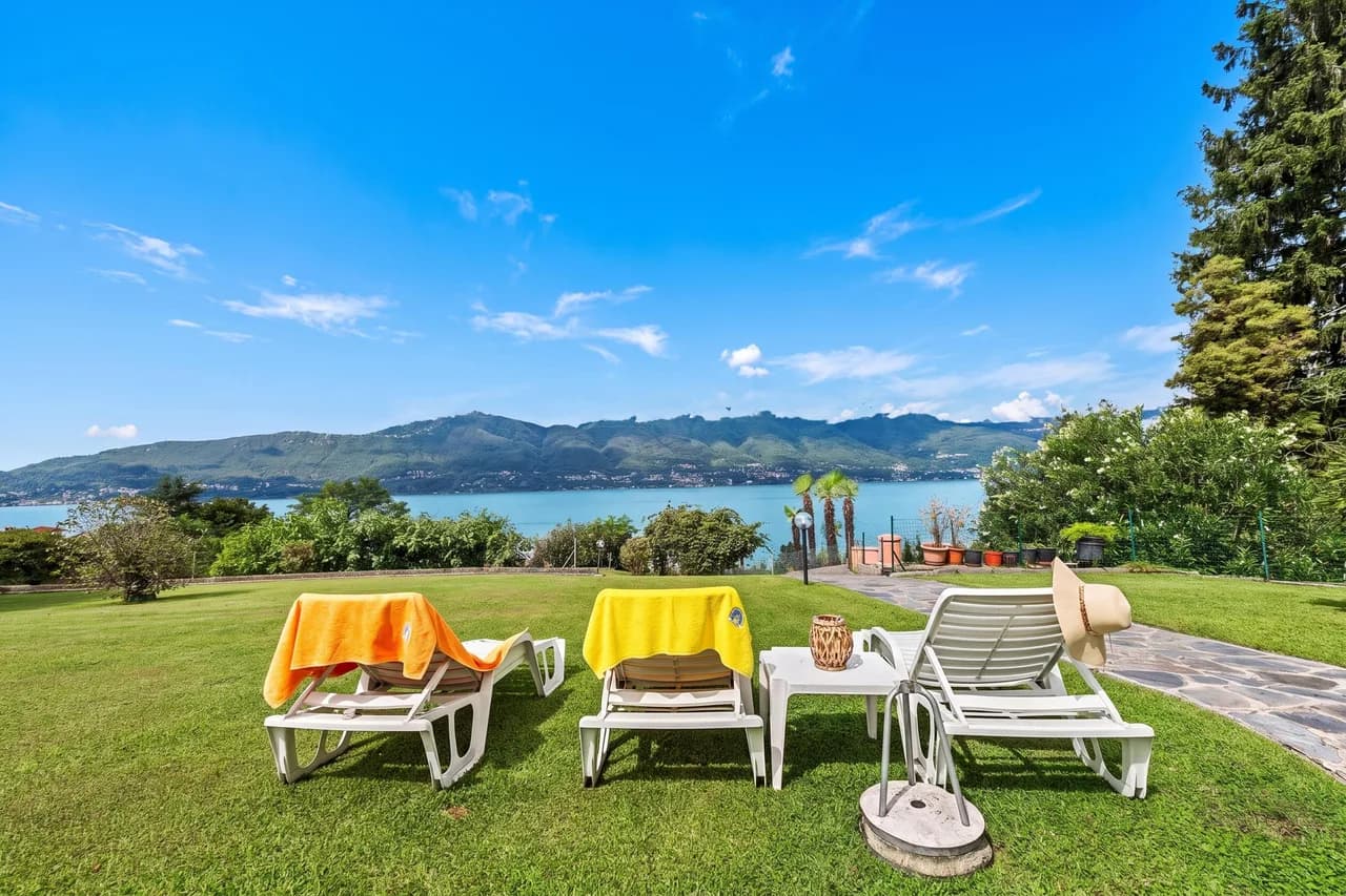 Lake View Garden Apartment in Porto Valtravaglia photo 2