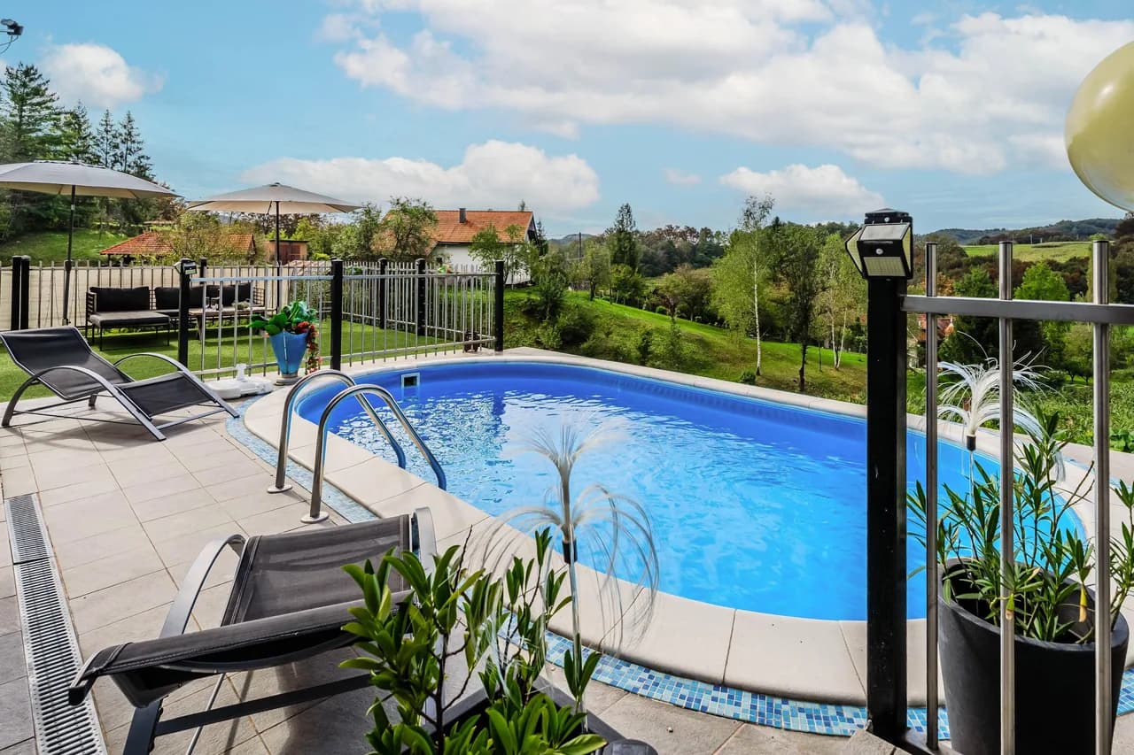 Riverside House with Pool and Hot Tub photo 2