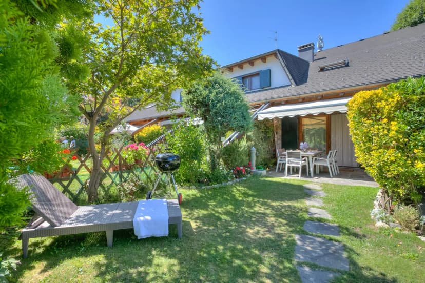 The Green Emerald Family Retreat with Private Garden