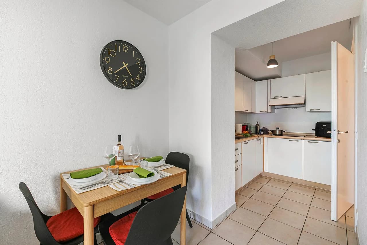 Porte De France - Apartment with Terrace photo 4