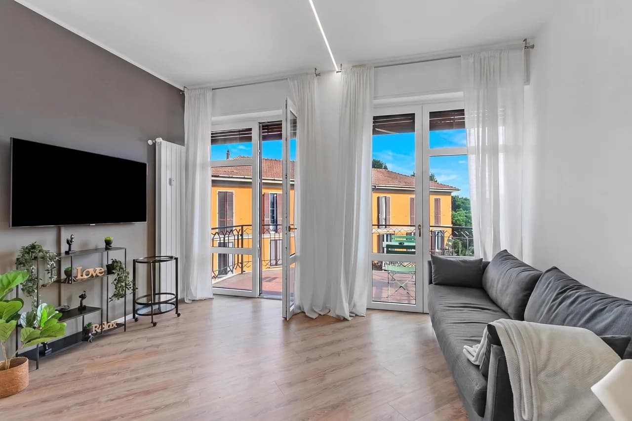 Specchio Di Cielo: Apartment with Terrace and AC Arona Center photo 4