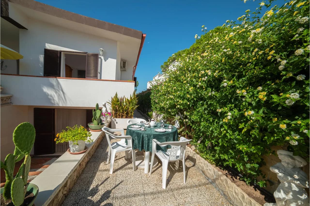 Garden Vacation Home in Maruggio, Puglia, Italy photo 2