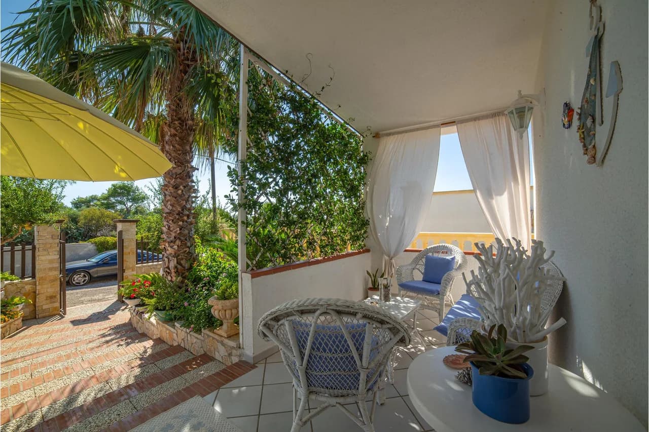 Seaside Patio Vacation Home in Maruggio