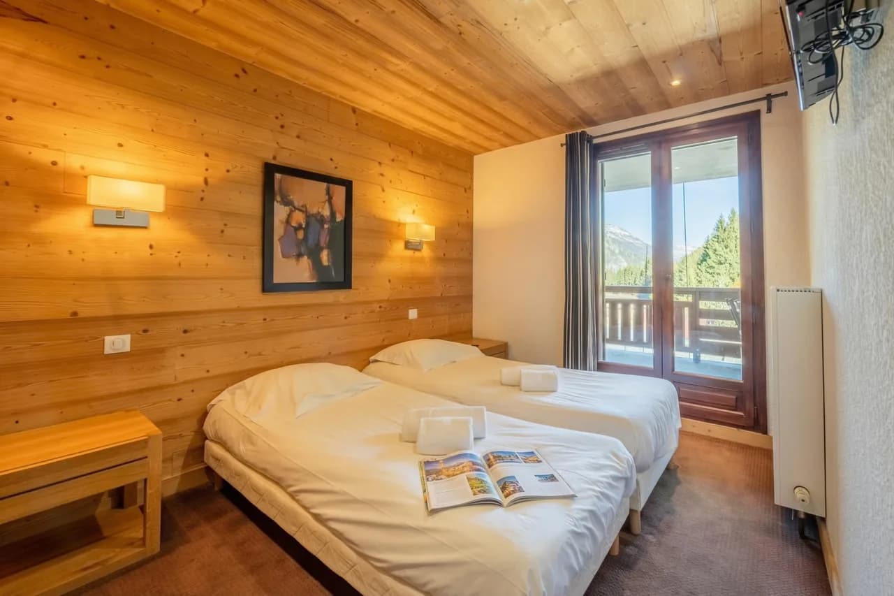 l'Ours Bleu C21 Ski-In at Vallorcine| Shared Pool, Gym & Wellness photo 4