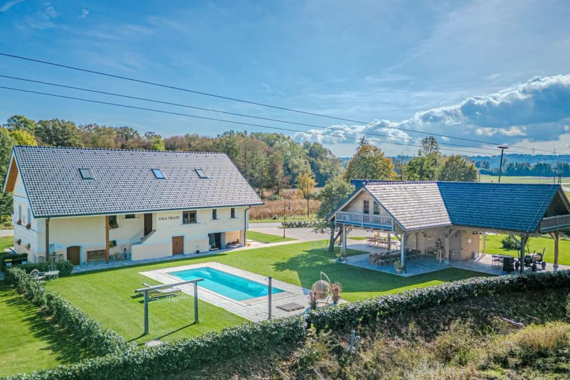 Family Barn Room w/ Shared Pool Škedenj 3