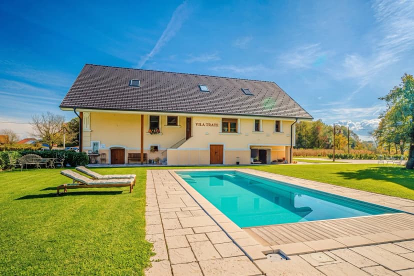Villa Trate 1BR Apartment w/ Pool