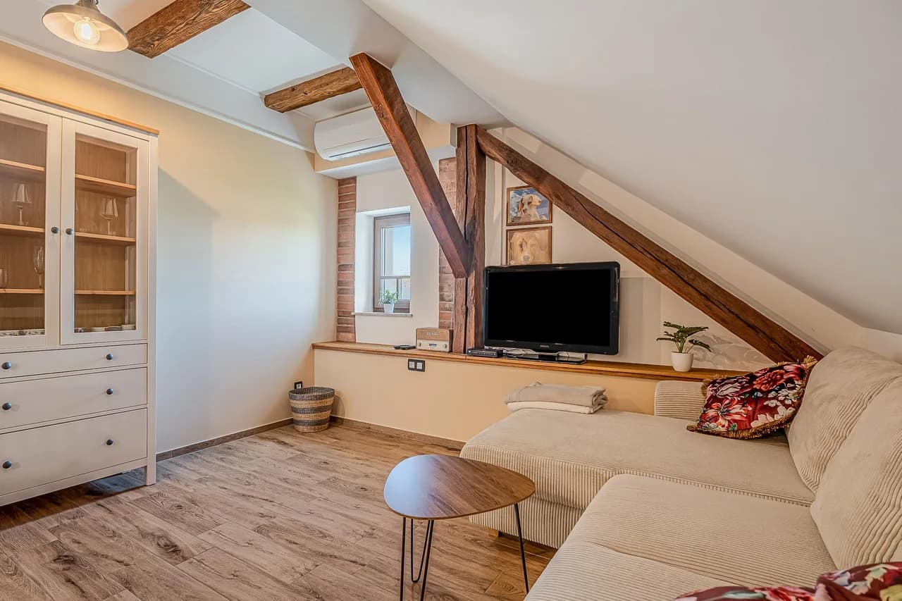Charming Poolside Apartment in Ljutomer photo 3