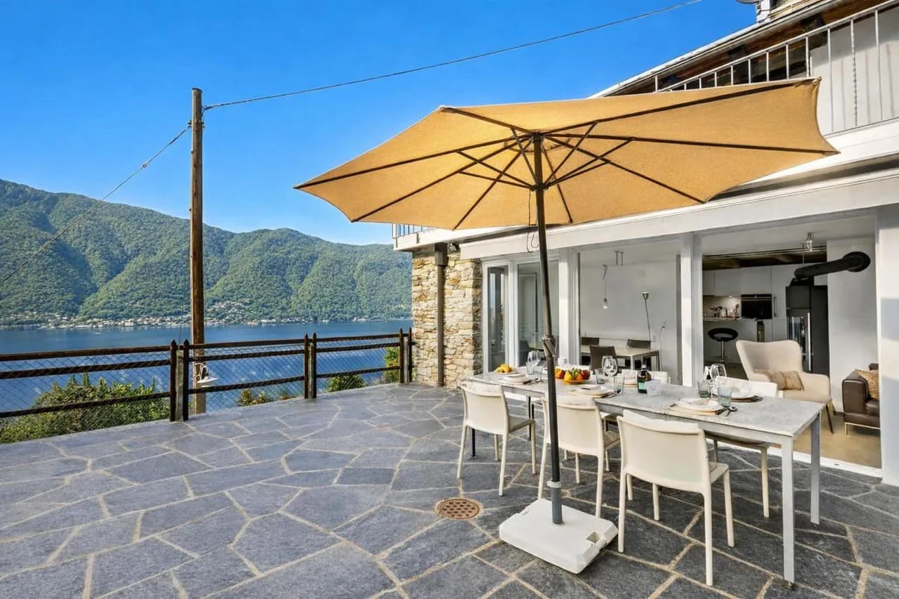 Lakeside Three-Bedroom Apartment in Ticino photo 5