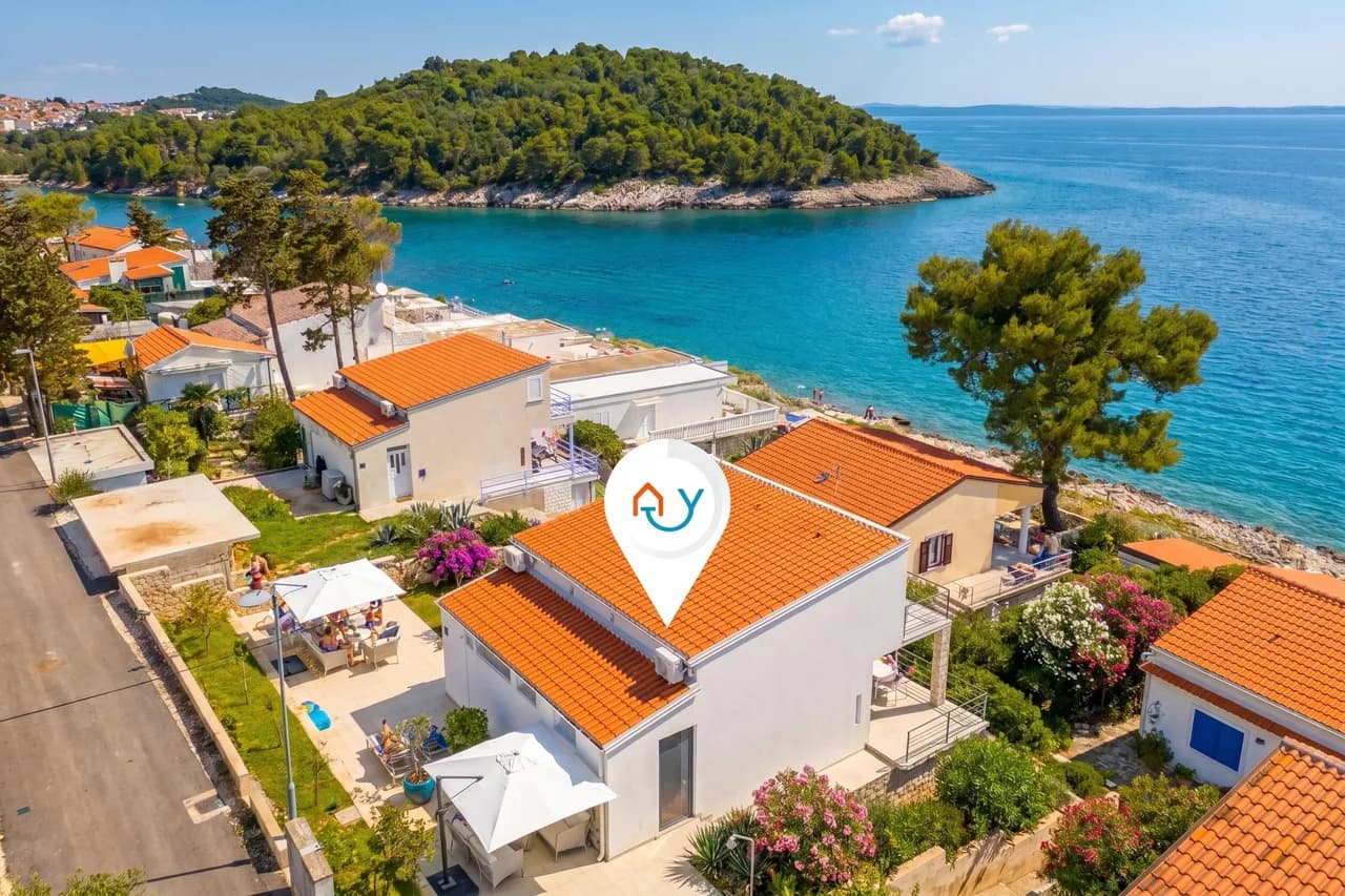 Valdarke Vittorio Apt with Sea View Terrace