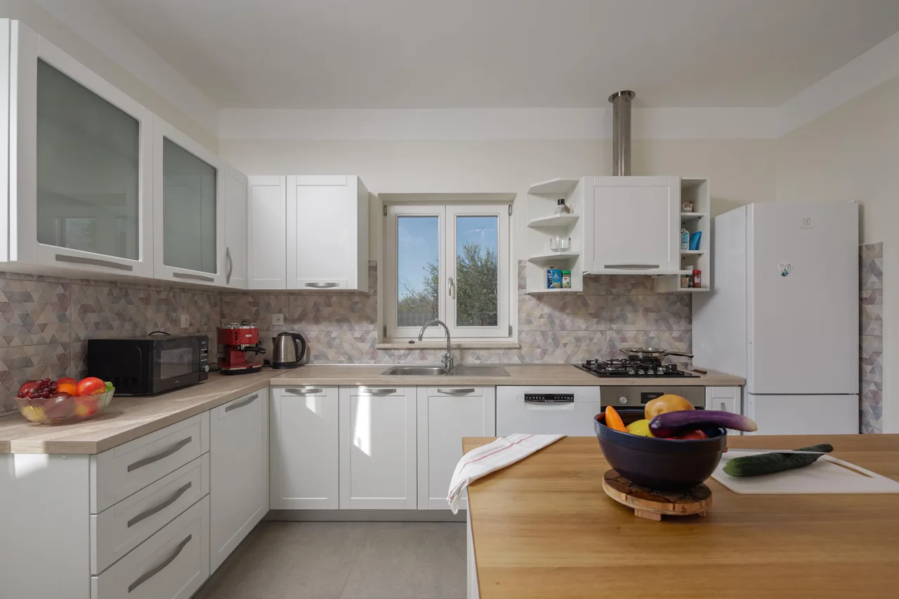 Heated Saltwater Pool Vacation Home in Labin photo 5