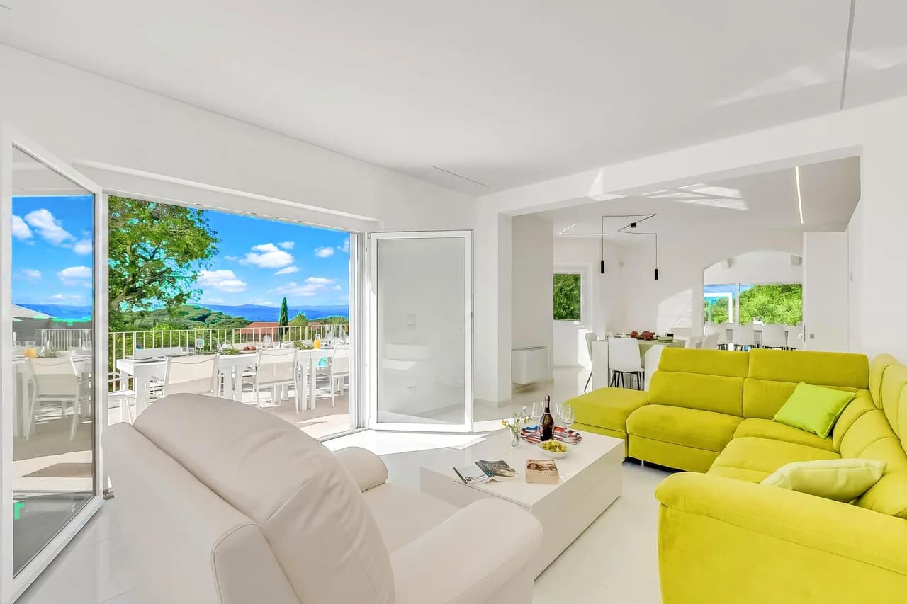 Villa Chimera White 16 with Pool & Gym photo 3