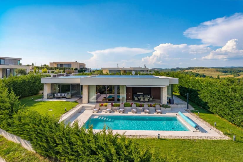 Luxury Pool & Spa Villa Miracle