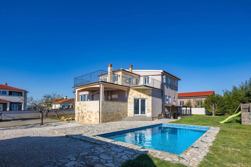 Family Oasis Jadreski with Pool
