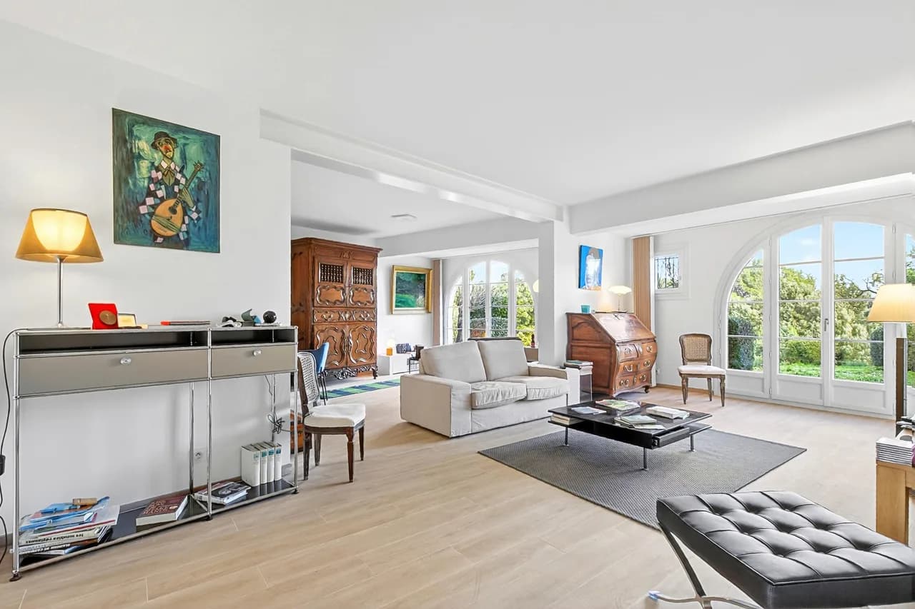 Golf-Adjacent Apartment in Provence Alpes Cote Dazur