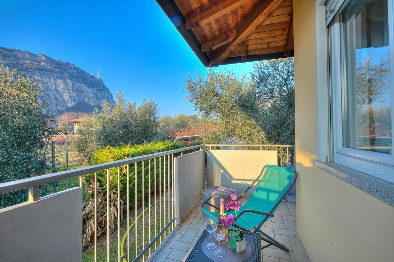 Charming Apartment with Shared Garden in Torbole sul Garda photo 3