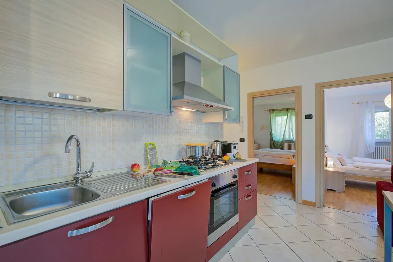 Charming Apartment with Shared Garden in Torbole sul Garda photo 5