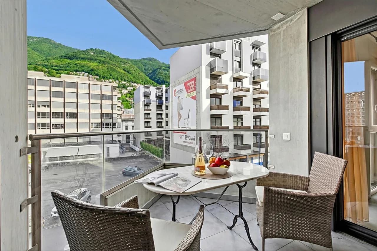Central Apartment with Private Garage in Locarno, Ticino photo 2