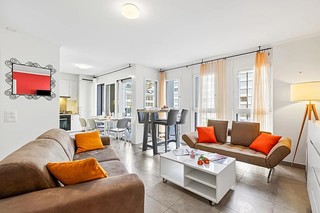 Central Apartment with Private Garage in Locarno, Ticino photo 4