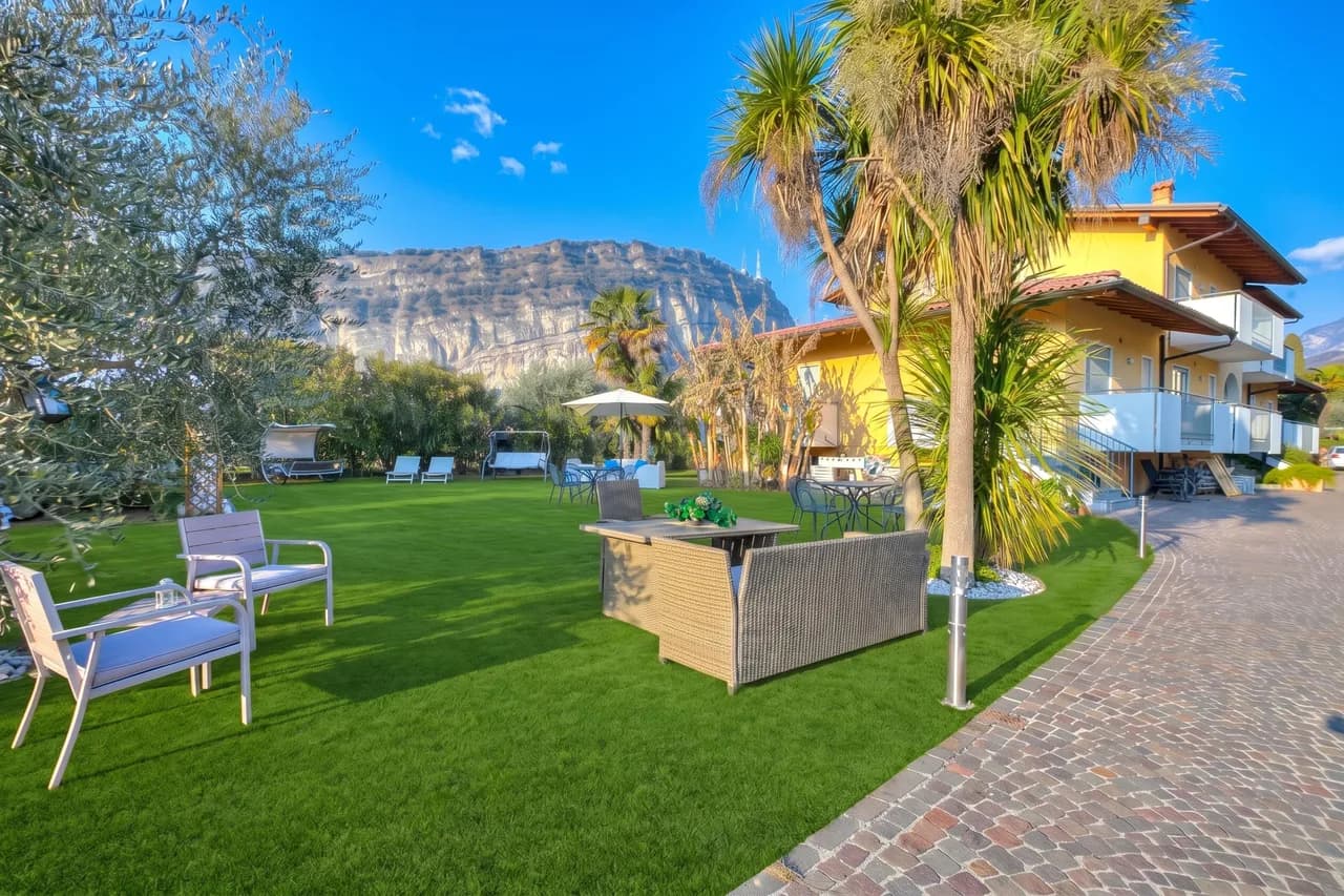 Shared Garden Apartment in Torbole sul Garda