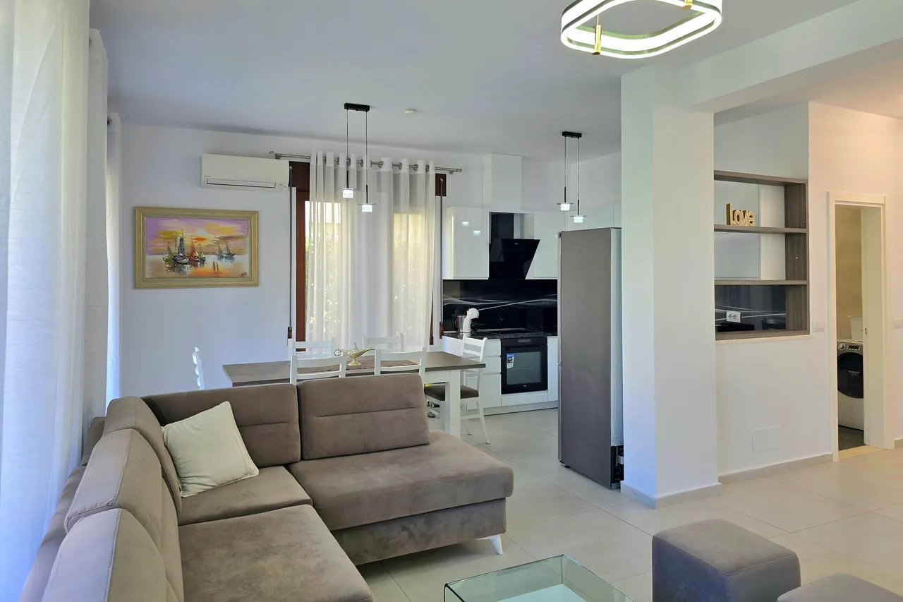Contemporary Villa Near Beach in Lalzit Bay photo 4