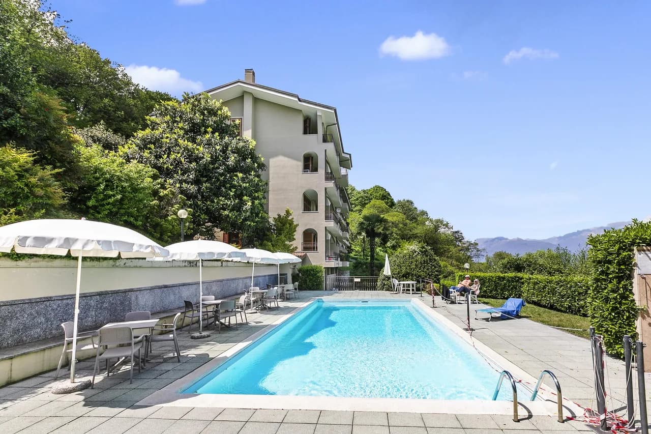 Lake View Escape Apartment with Pool, & Terrace in Stresa photo 2