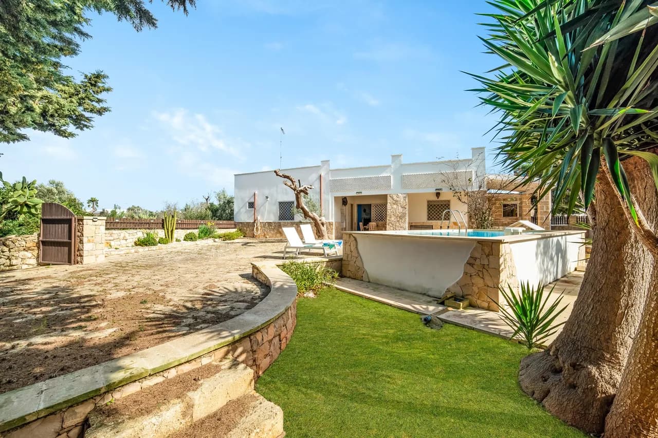 Villino Salentum with Private Pool and Garden photo 2
