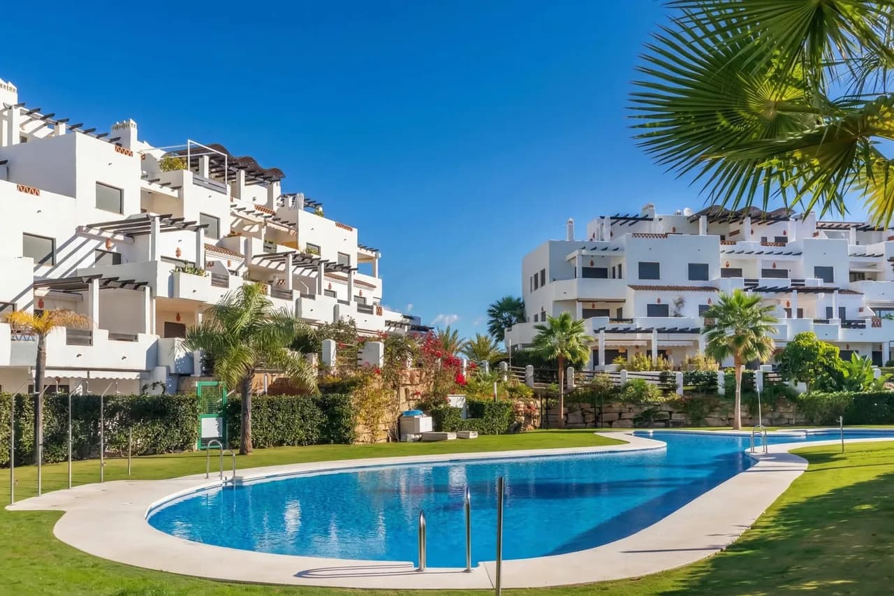 Sun-Drenched Villa in Estepona photo 2
