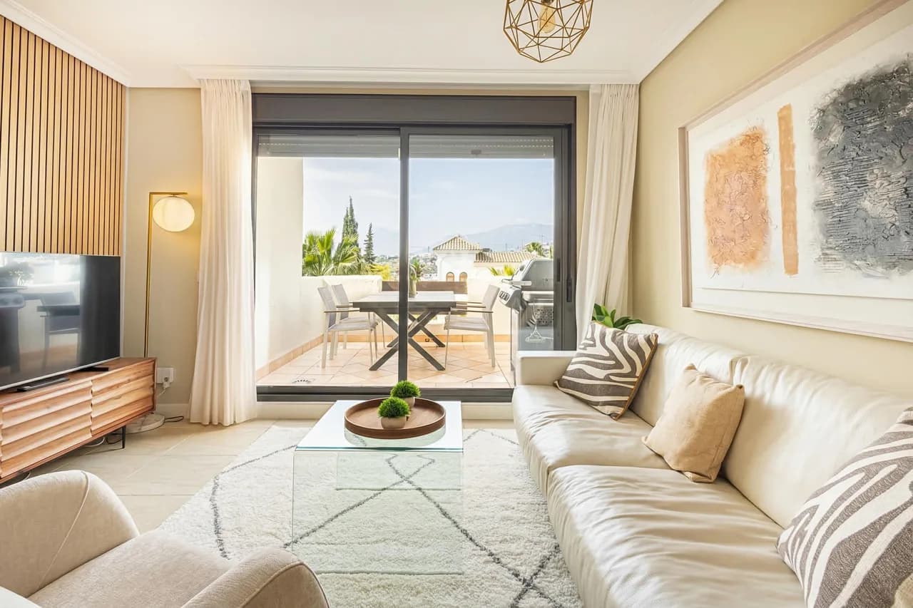 Sun-Drenched Villa in Estepona photo 3
