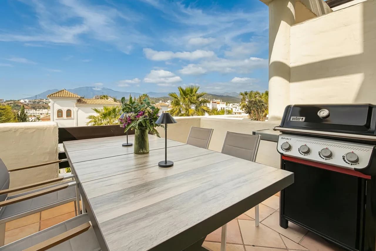 Sun-Drenched Villa in Estepona photo 5