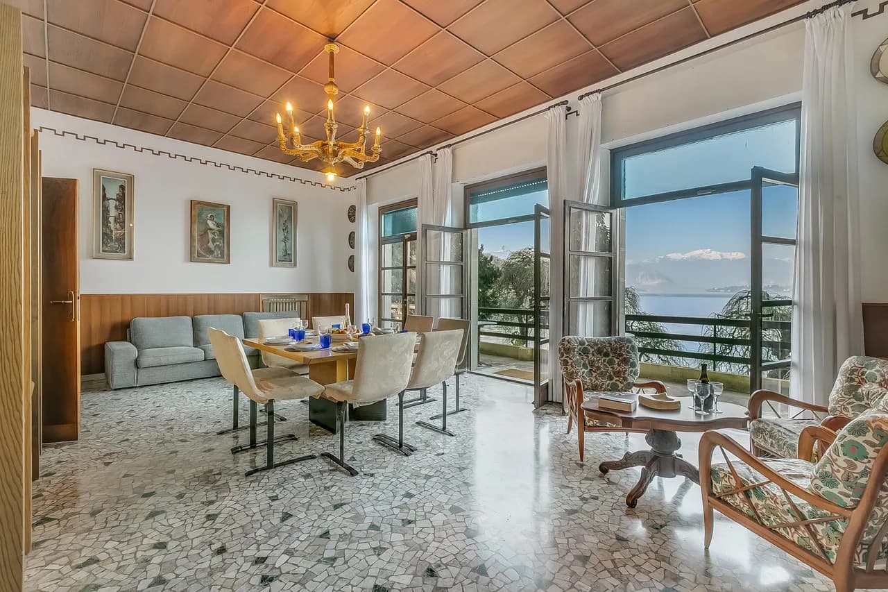 Lakefront Villa with Garden in Laveno Mombello photo 3