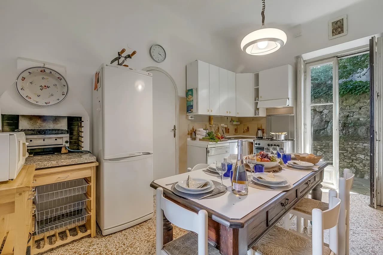 Lakefront Villa with Garden in Laveno Mombello photo 5