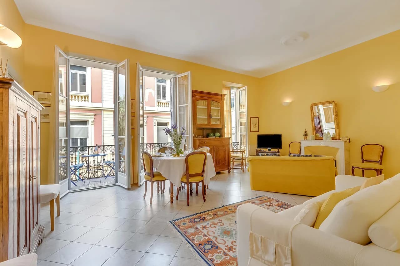 The Menton Townhouse with Balcony photo 3