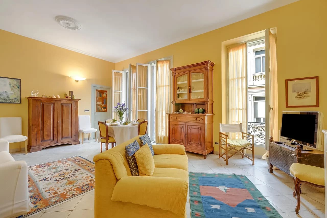 The Menton Townhouse with Balcony photo 4