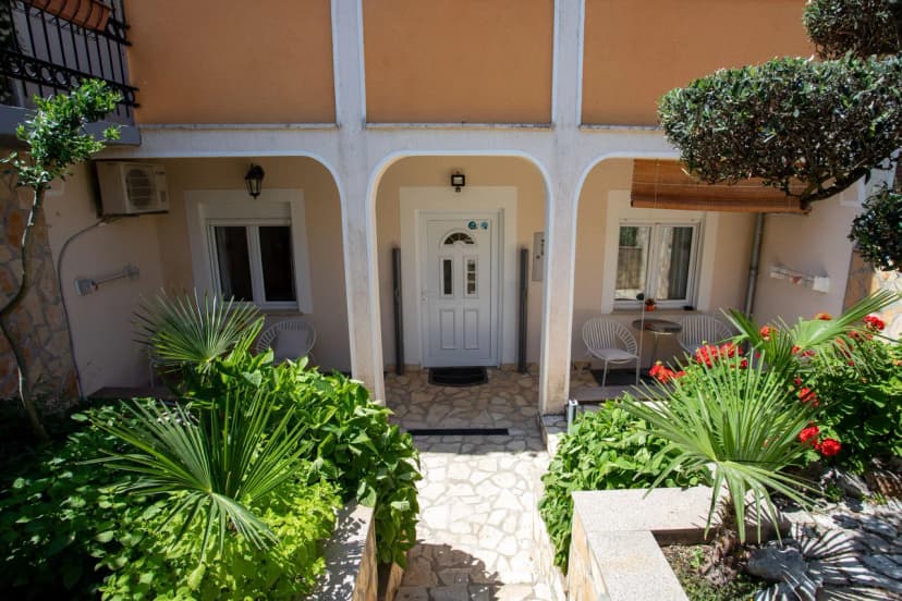 Lovely Apartment Vrsar 6 With Balcony