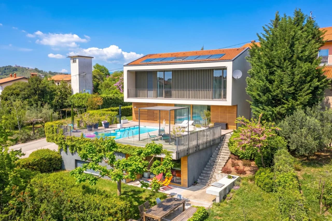 Heated Infinity Pool Villa in Dobrovo v Brdih photo 2